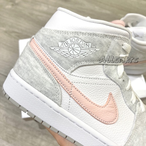 Air Jordan 1 Mid Light Iron Ore - Picture 2 of 6